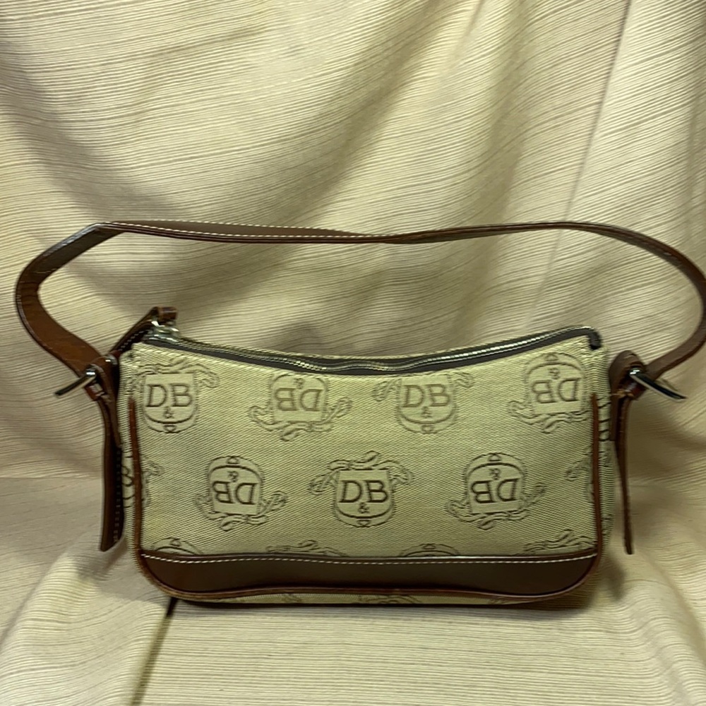 Dooney&Bourke leather/logo canvas classic shoulder